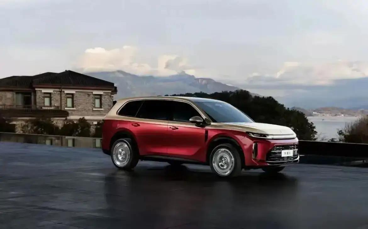 上汽通用五菱与华为乾崑合作的首款车型华境S于4月7日隆重发布并开始预订。

华境