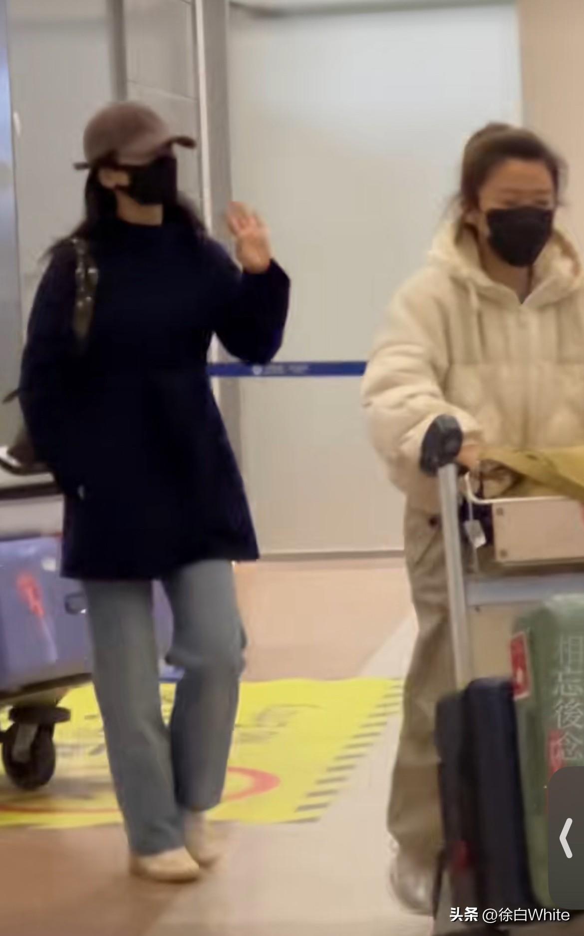 3月14日，杨紫后援会就紫米不满《玉兰花开君再来》剧组让杨紫说方言一事出面维稳