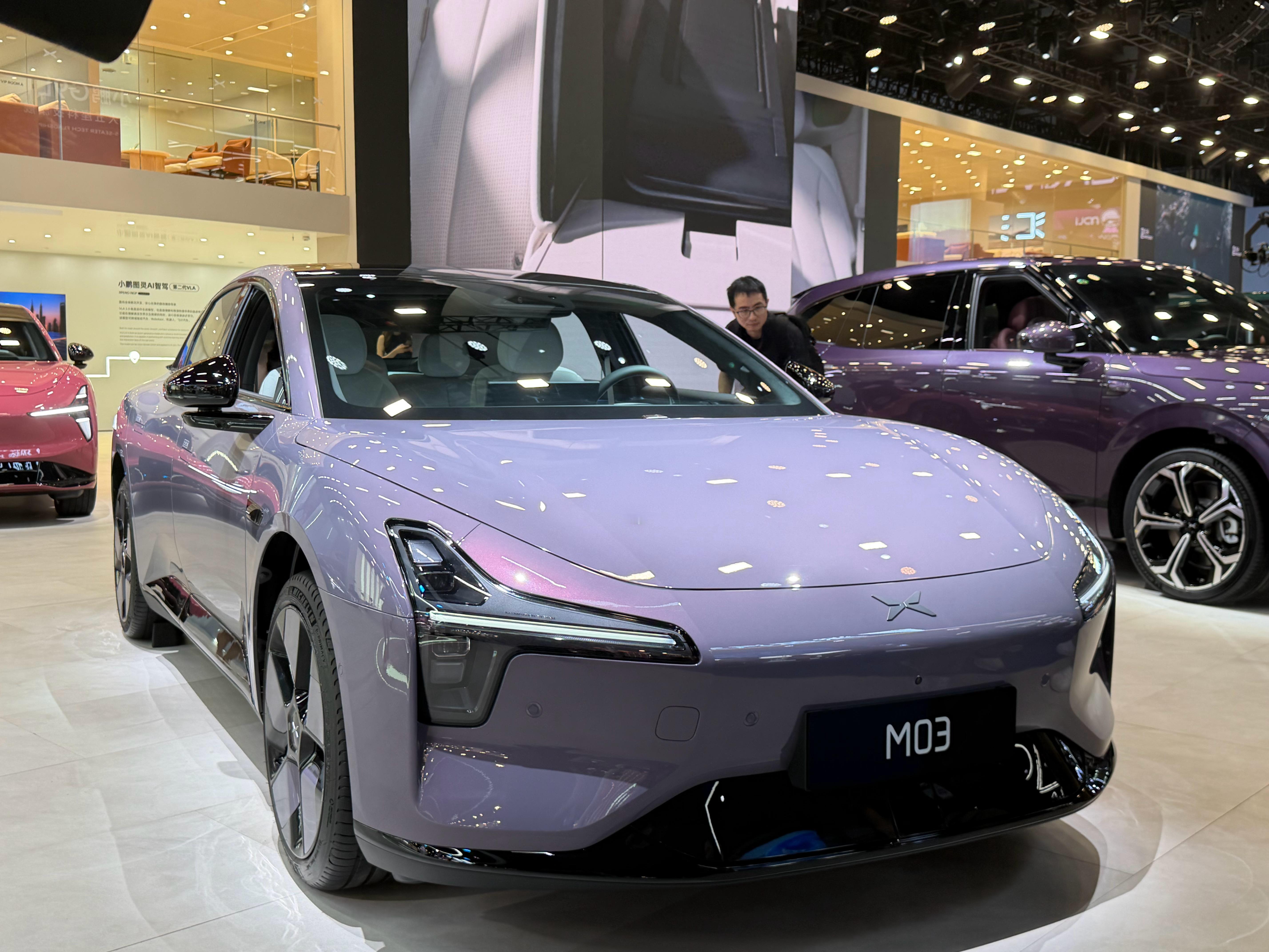 2026成都车展小鹏MONA M03连续23个月蝉联10-20万纯电轿车销冠，M