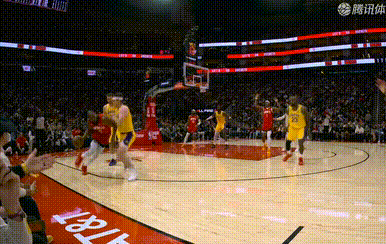 今日37岁的杜兰特做梦也没想到湖人队会给他上这么大的防守强度，雷迪克的防守布置真