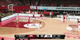 主场哨太不要脸了！赵继伟持球被凶狠犯规 郭士强不满吃T！日本 主场哨