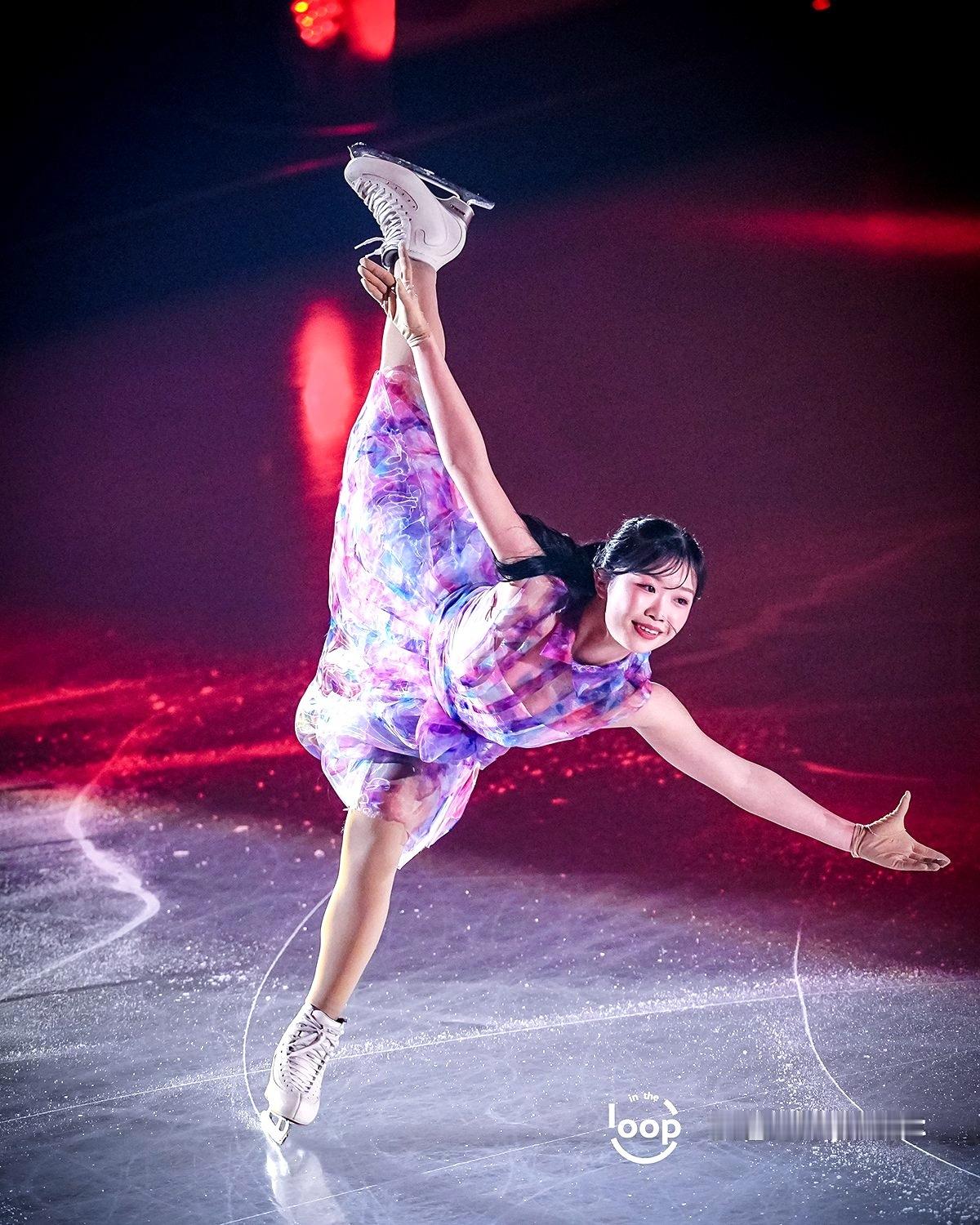中井亚美aminakai 美丽小蝴蝶飞来了🦋🥹（）冰演丑衣服全靠美萌的小女孩