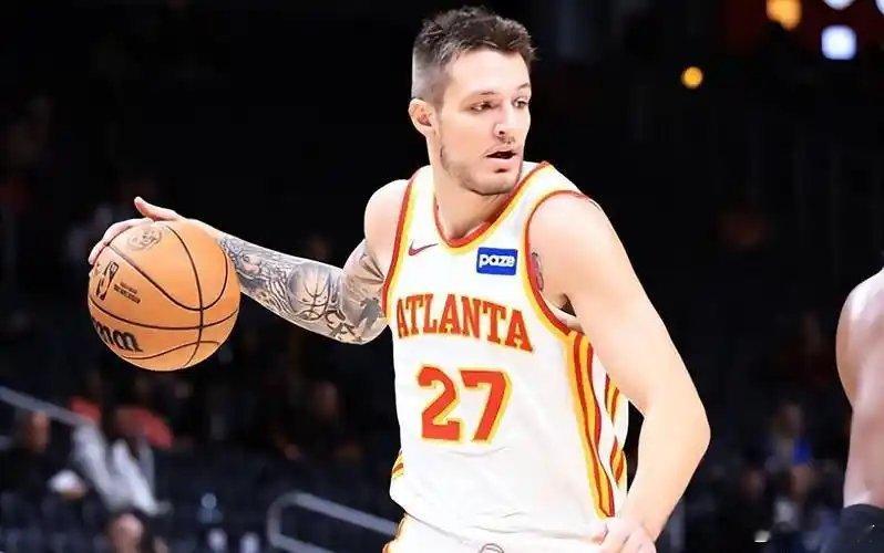 一个又一个曾心仪的实用轮换后场被交易离开了，付出的筹码不大，科雷伊奇就换了两个次