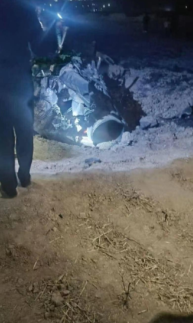 七机折翼，一人未归，F-15E坠伊事件背后的战场伦理、作战代价与战略临界点。
