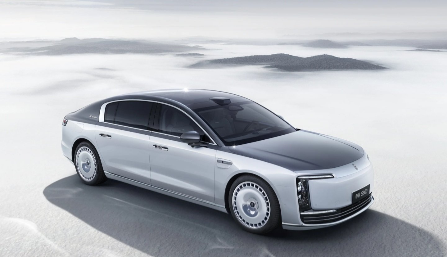 【消息称江淮大整合：内部口号“一切为了尊界”，后者明年 6 款新车】据“36 氪