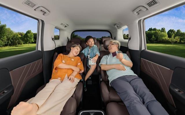星光730上市预售，神车能否再续神话传奇？

     遥想当年，五菱“神车”7