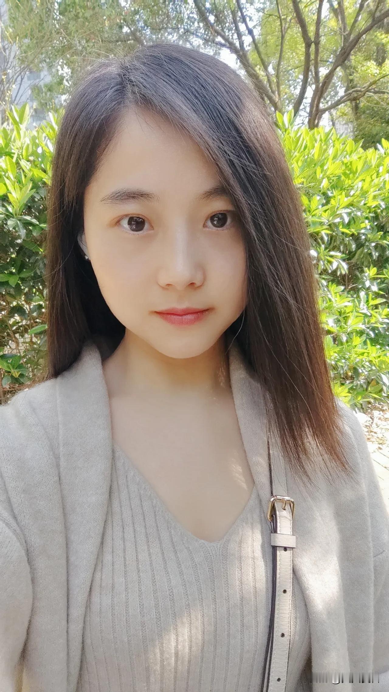 算命的说我乱桃花会比较多[捂脸]我不是在对付乱桃花，就是被乱桃花追，还有拒绝不好
