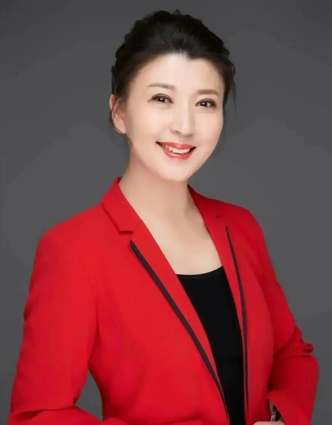 儿子年入几十万不够花，她关评论了
 
直播间里，闫学晶一句“几十万养不起家”刚出