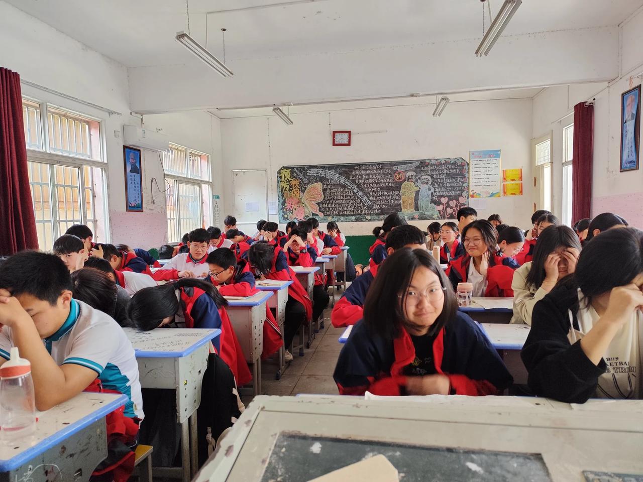 数学课怎该怎么上，学生才爱学呢？

大多数数学老师上课，总是爱讲讲，一堂课从上课