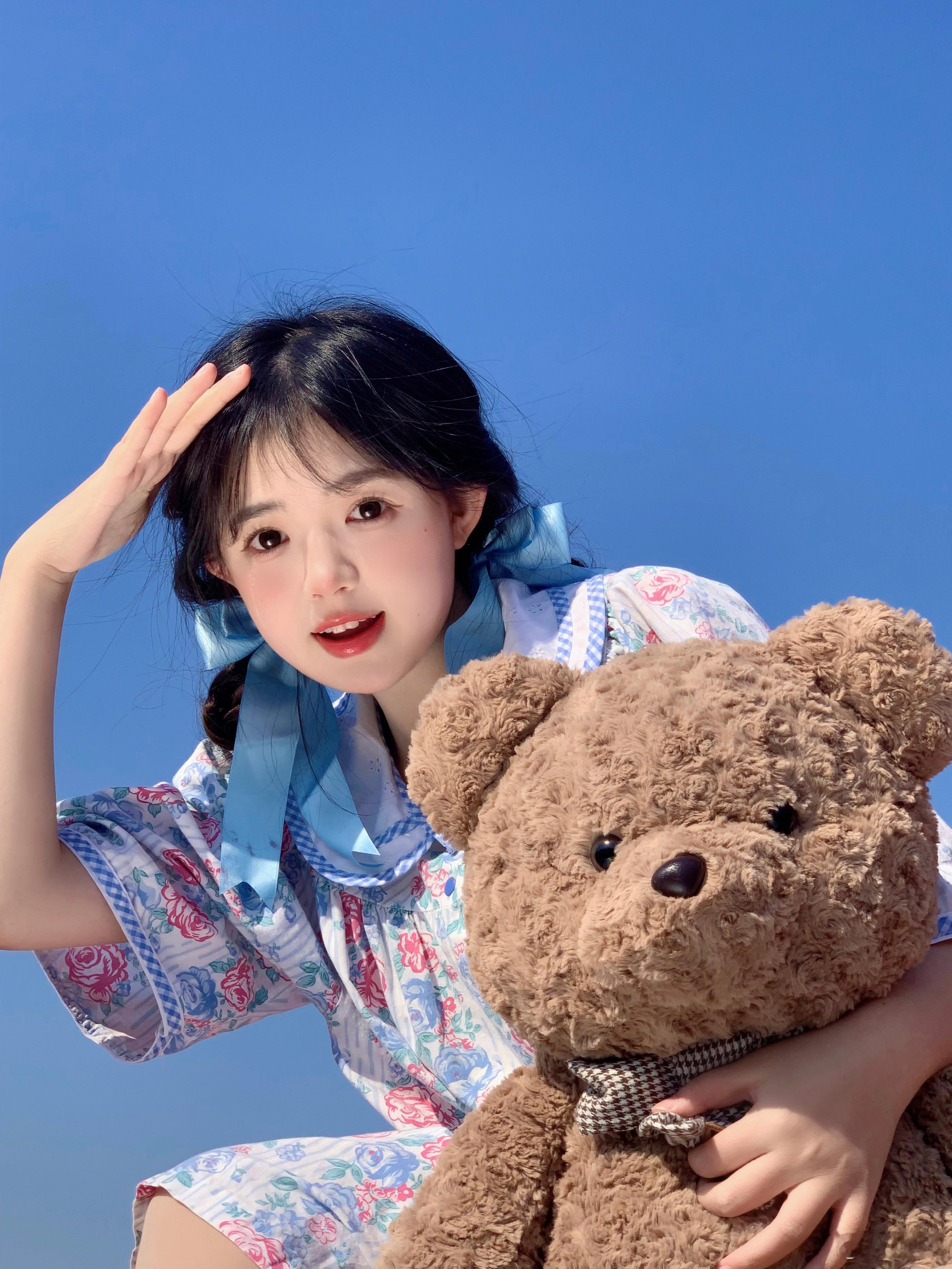 十八岁少女的天空是一封蓝色的情书💌📷出镜  小樱花#上海约拍##手机摄影# 