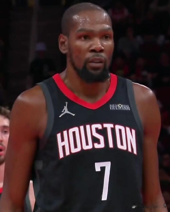 24分大胜开拓者！！！
火箭今天杯赛表现最好的是这5个球员！！！
杜兰特：36分