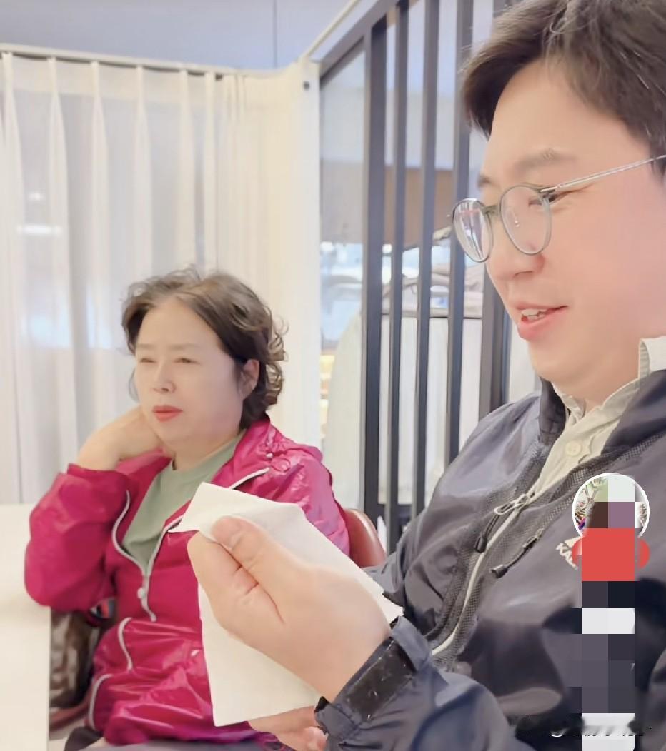 小雪远嫁韩国，最受不了点就是只要和婆婆吵架，那就是和全家为敌了，相当于和公公也吵
