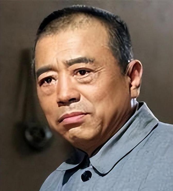 《大决战》选角名场面！导演执意找真兵，成就荧幕经典
 
《大决战》剧组炸了，导演