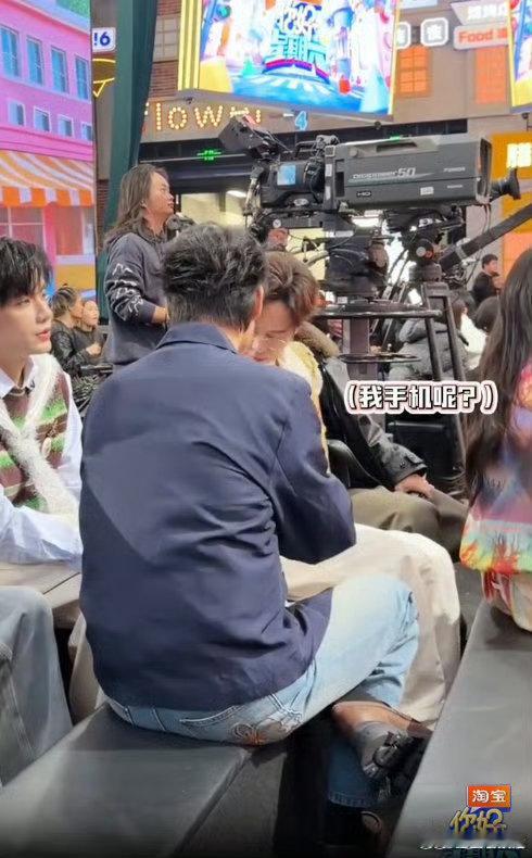 何炅掉进丁程鑫张颜齐魔丸窟了你好星期六何老师温柔又有力量，控场稳、情商高，和弟弟