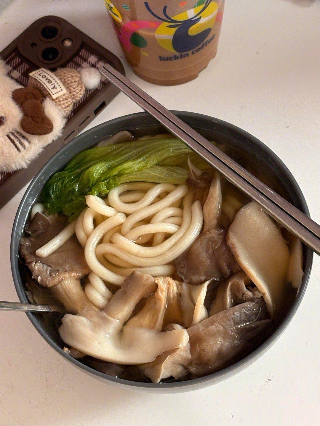 🧋ど 𝗛𝗮𝗽𝗽𝘆 𝗽𝗹𝗼𝗴 .ᐟ.ᐟ近期日常就是快乐炫饭