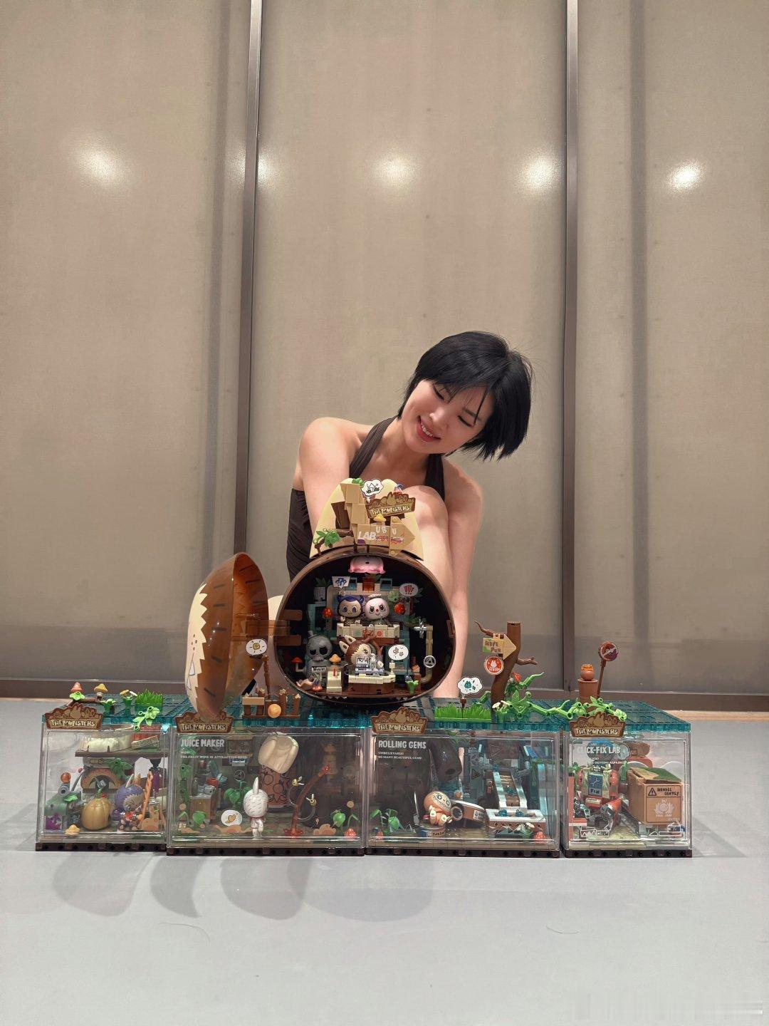 姚安娜labubu合照姚安娜晒与labubu合照姚安娜定格和 labubu 的美