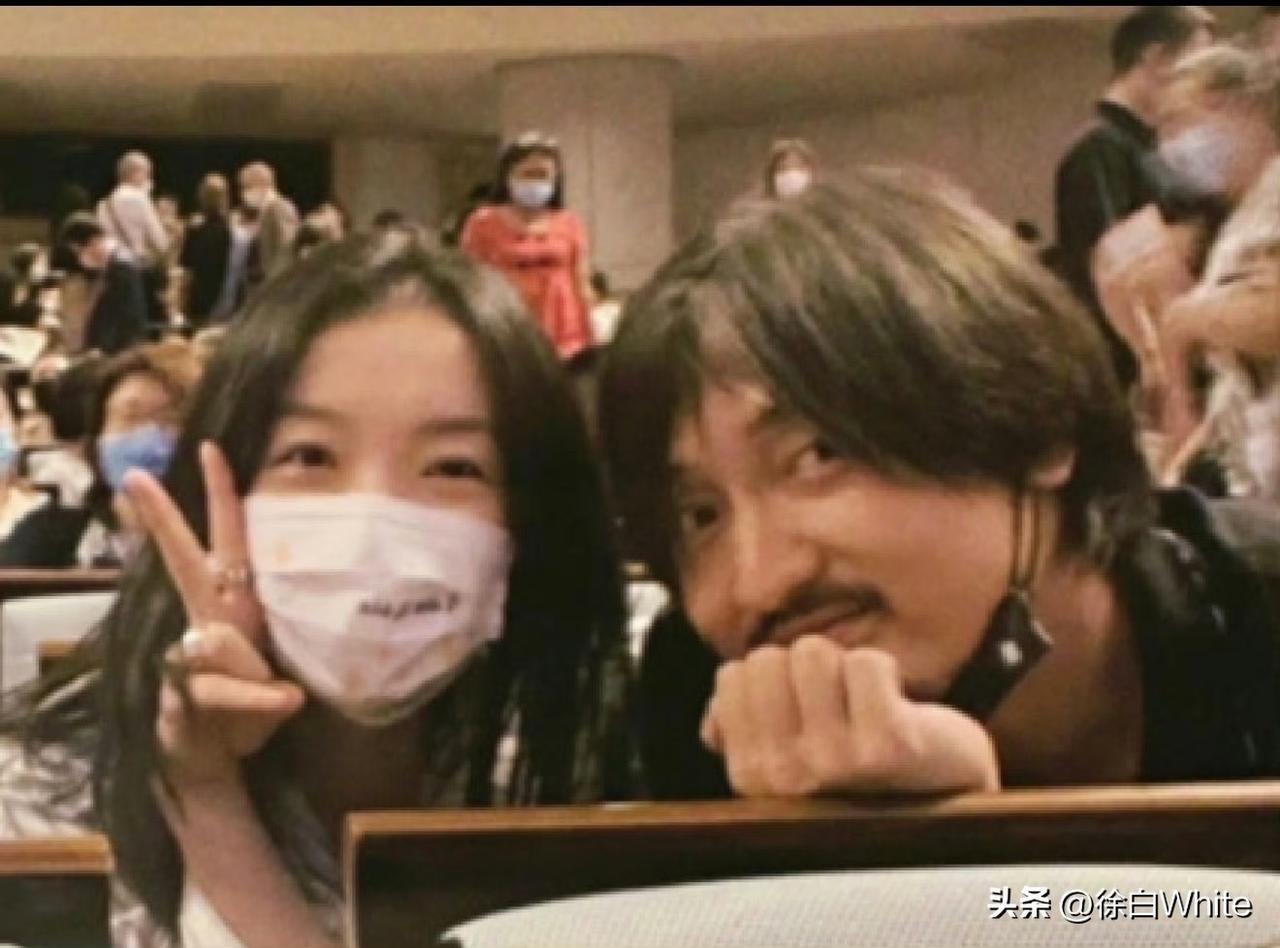 4月1日，宋宁峰出轨，王传君热搜站岗
看到有人说齐溪王传君带女儿在海南度假，丝毫