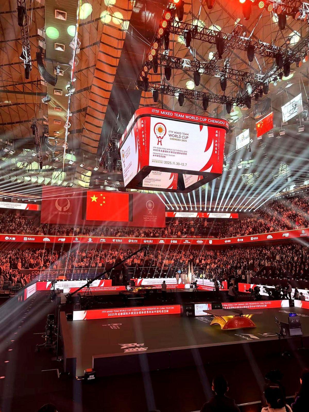 又一次这么近距离见到他们了。

在成都的混合团体世界杯，孙颖莎和王楚钦首战就来了