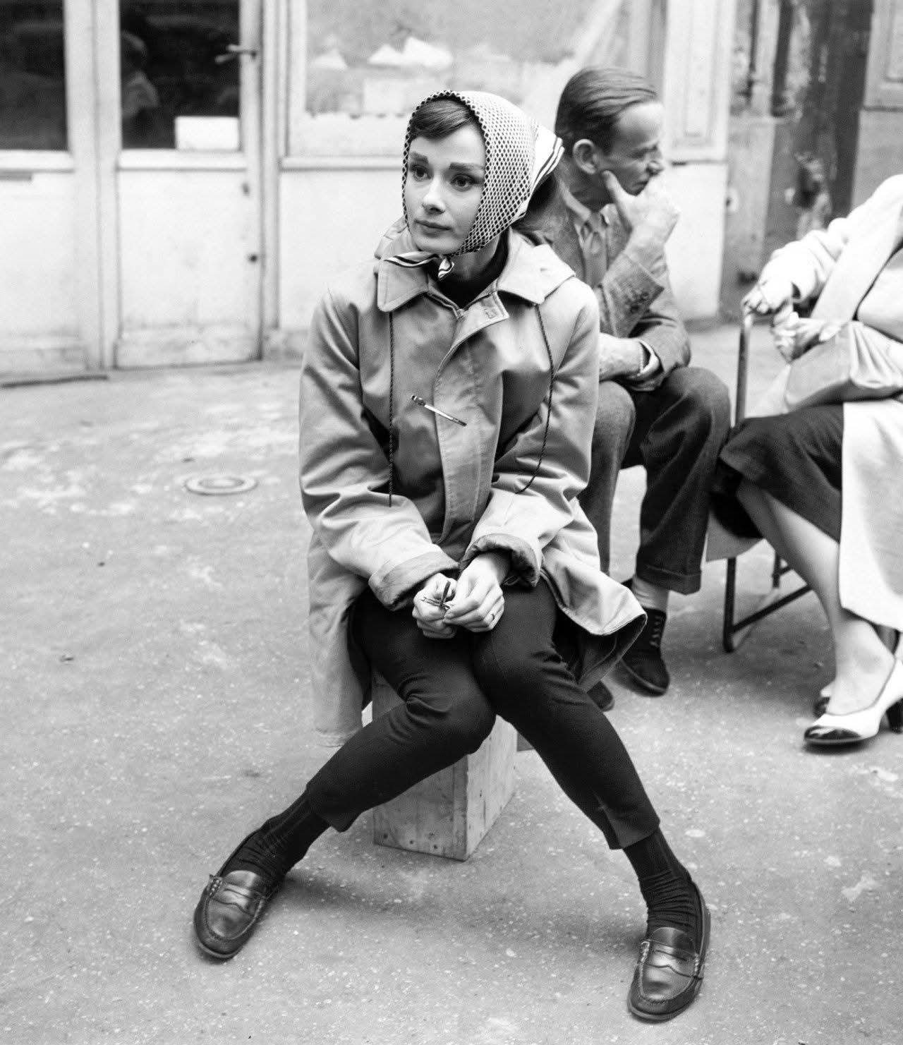 1956年，拍摄《Funny Face》（甜姐儿 ）间隙， Audrey Hep