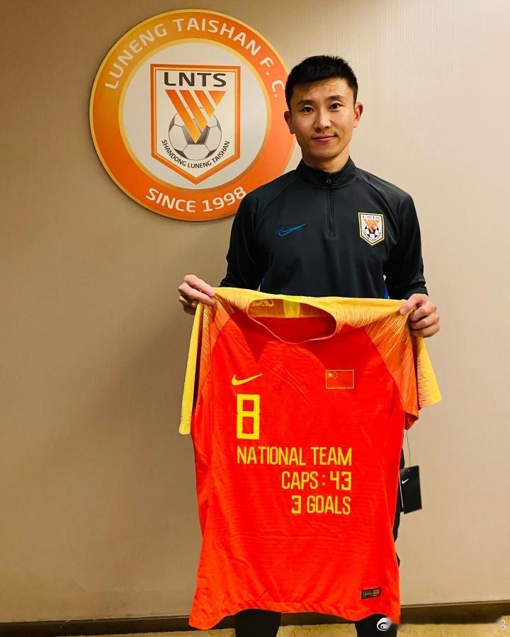 🚨官方：前国脚周海滨出任中国U-14国家男子足球队主教练！ ▪️执教经历及成绩