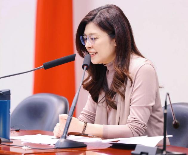 7800亿军购方案刚过，美国就逼国民党“再加钱”

国民党想平衡美台？越妥协越难