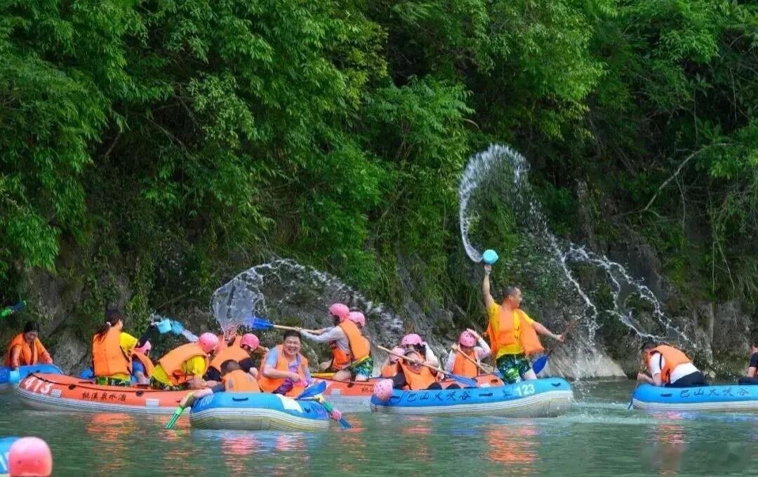 成都出发达州解锁清凉盛夏 巴山大峡谷、月亮坪、龙嬉谷、龙潭河漂流……从成都出发，