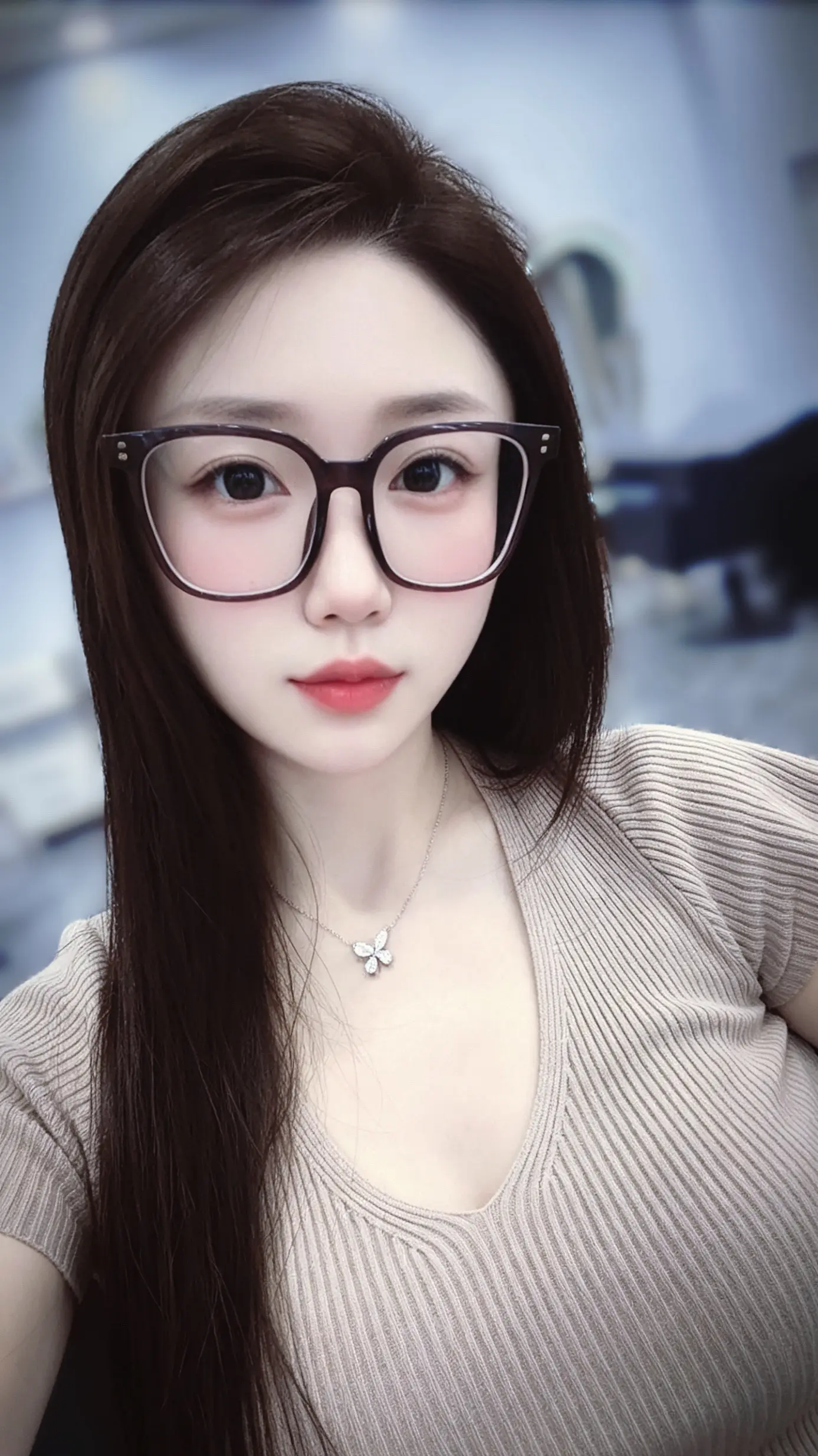 又美丽又善良又能搞笑又能正经又能不正经又能可爱又能骚 😂又有爱心又有...