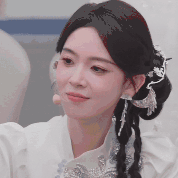 确实后悔了呀，连丫鬟都后悔了一个舞台都没且到 