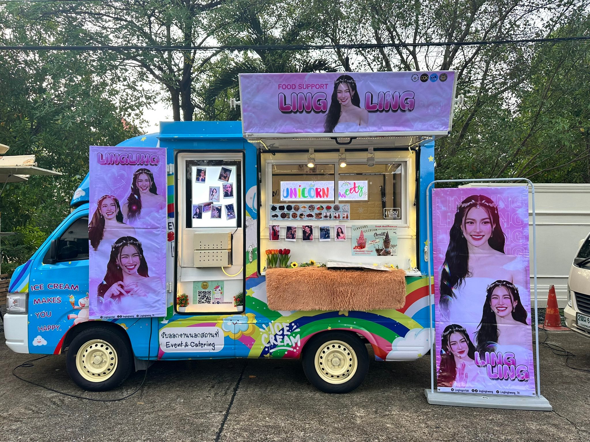 都是餐车 两小只要多吃呐 ​​​