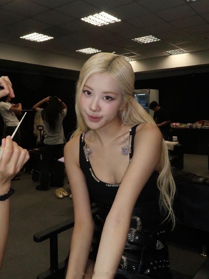 Rosé  IG更新 ​​​