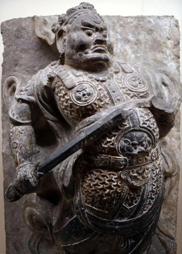 赵匡胤在选拔禁军时，对士兵的体格要求极严，而且将士兵的饷银与体格直接挂钩。这件事