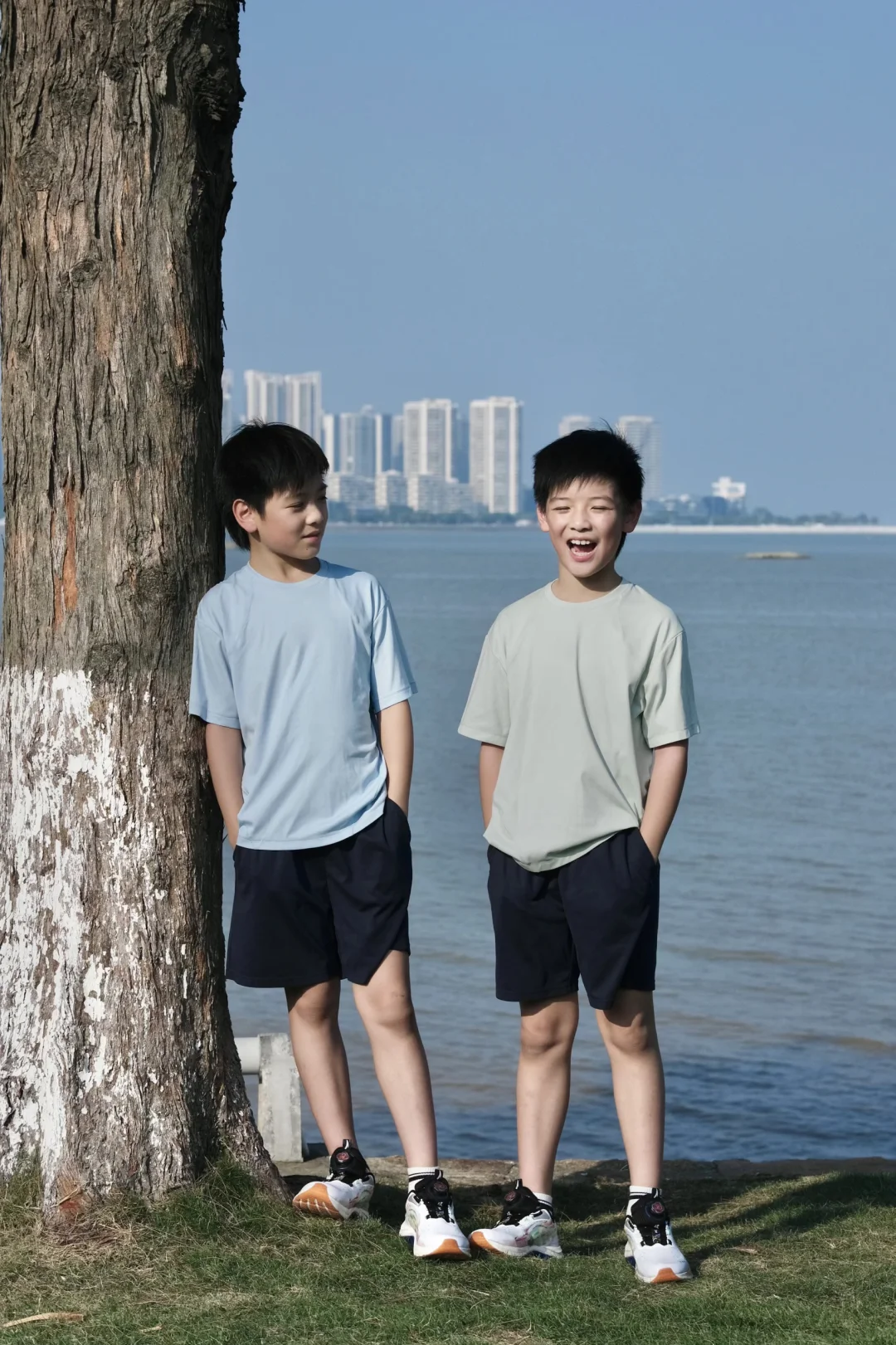 小孩哥秋天运动刚需，这双跑鞋穿到不想脱