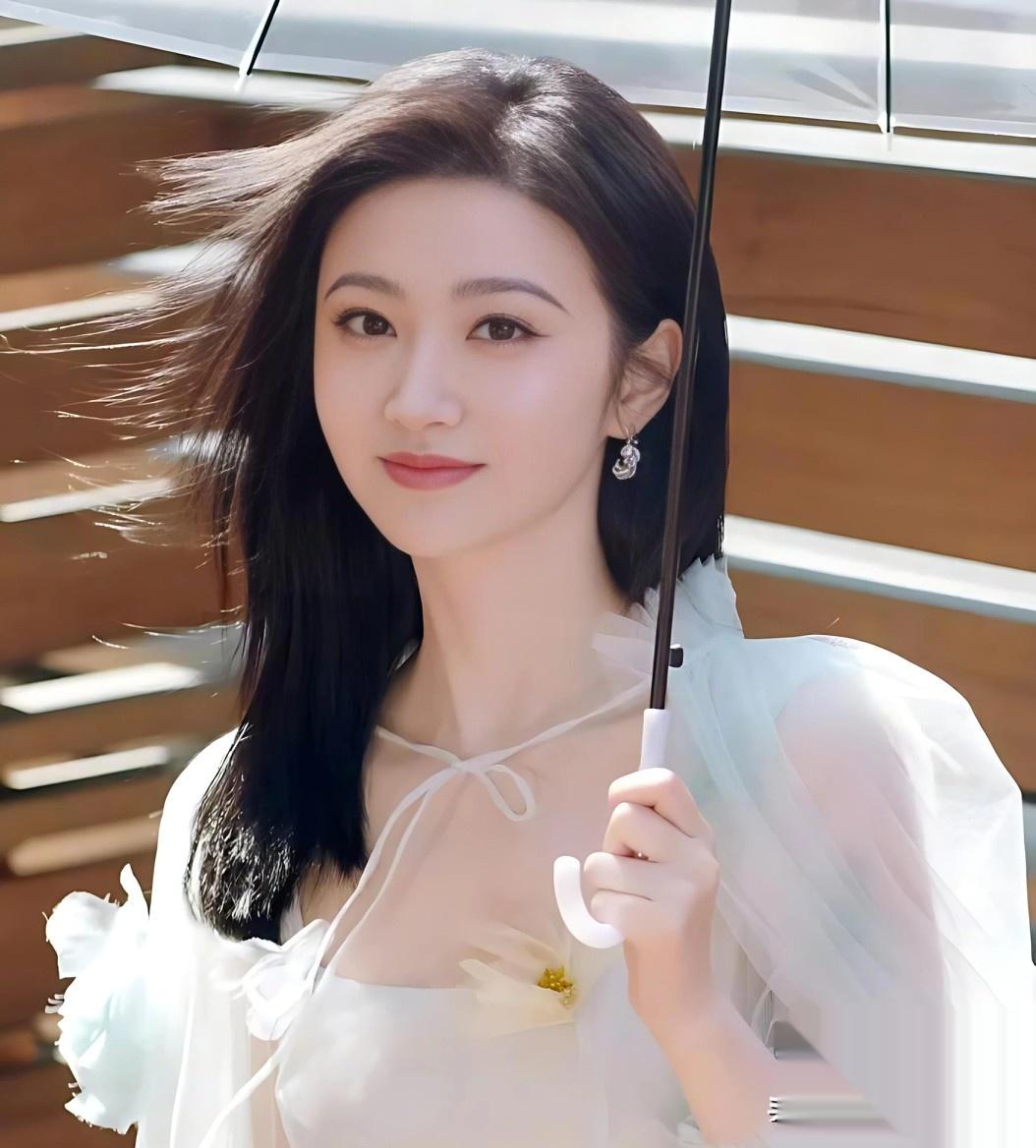 好奇查了下景甜的出身，这资源咖的说法到底咋回事？
我反复看了她那个采访不下三遍，