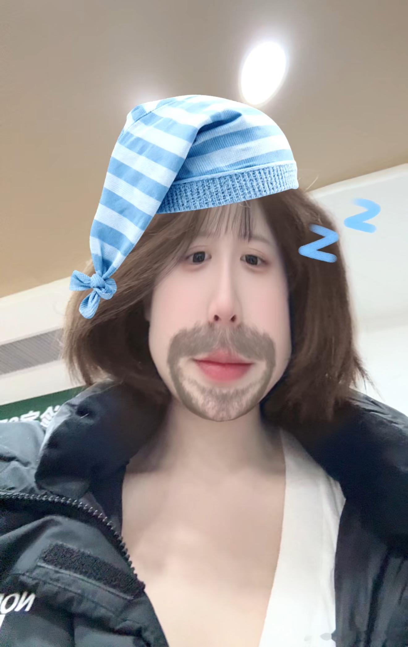 最近连续四天给朋友过生日天天喝到凌晨中国人过年的时候能不能干点别的事啊！怎么全都