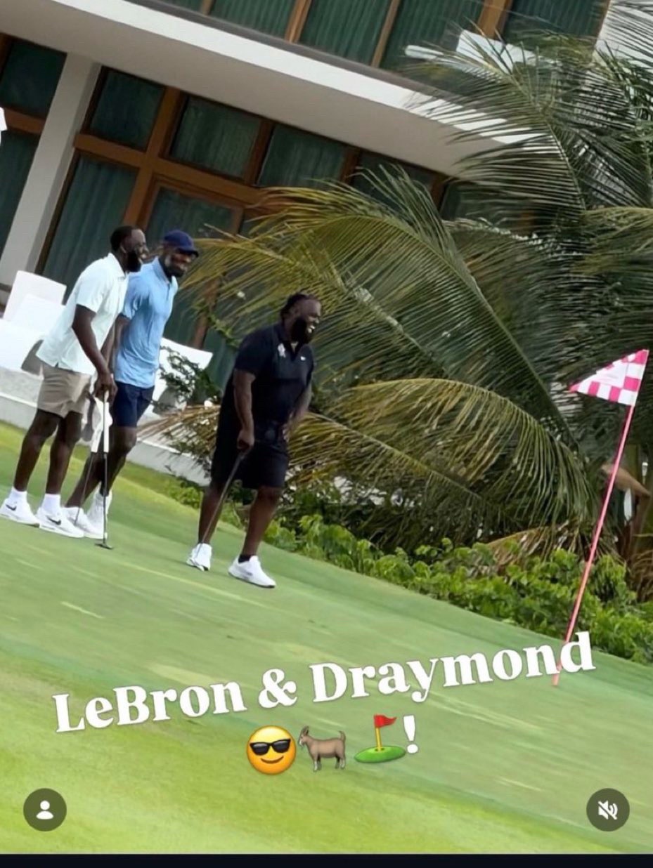 很放松！詹姆斯和格林在波多黎各打高尔夫⛳️ 
