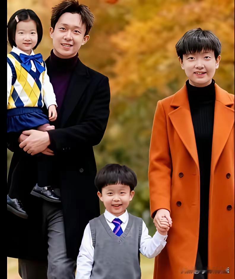 又是一年秋来到
枫叶红
黄叶飘
莎头结硕果
儿女全来到
说福报
福来了
有儿有女