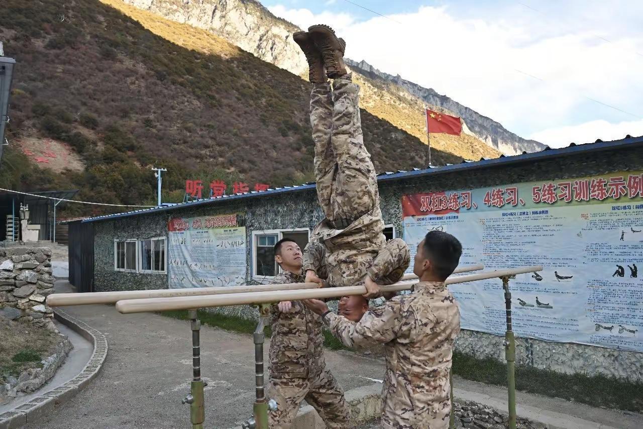 练兵备战丨寒天砺精兵 铁肩担使命。军人本色 橄榄绿 时刻准备着 军旅生活 朔风卷