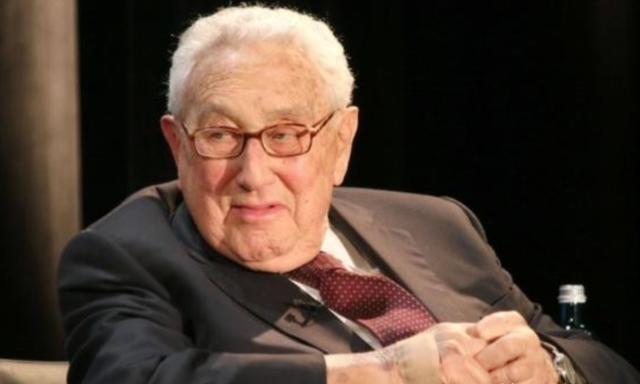 万万没想到，基辛格竟然预言俄乌冲突最先被耗干的，不是战火中的乌克兰，也不是受制裁