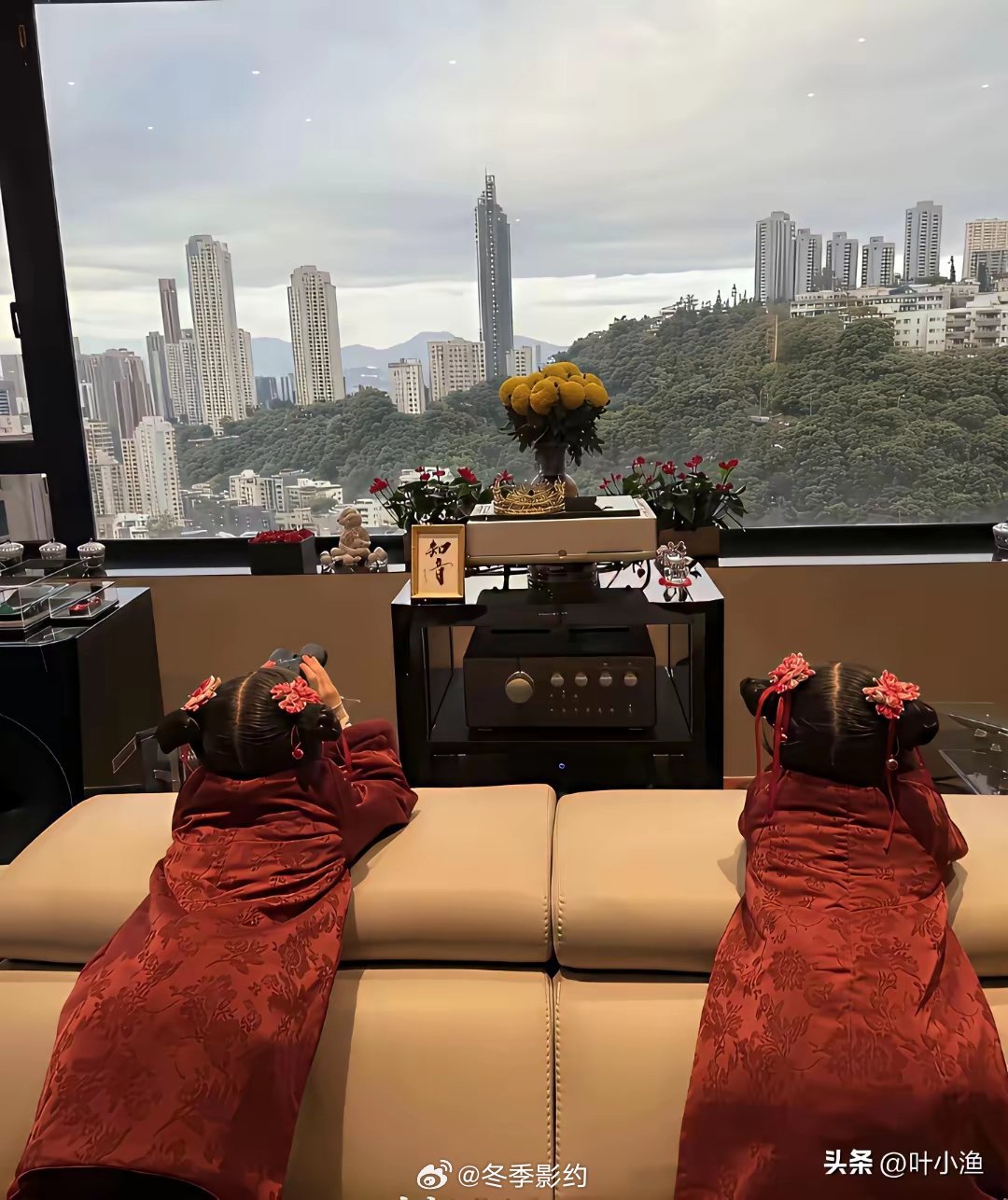 郭富城晒出女儿在家里的照片，他的这处豪宅位于香港跑马地，这处老牌豪宅仅16户，郭