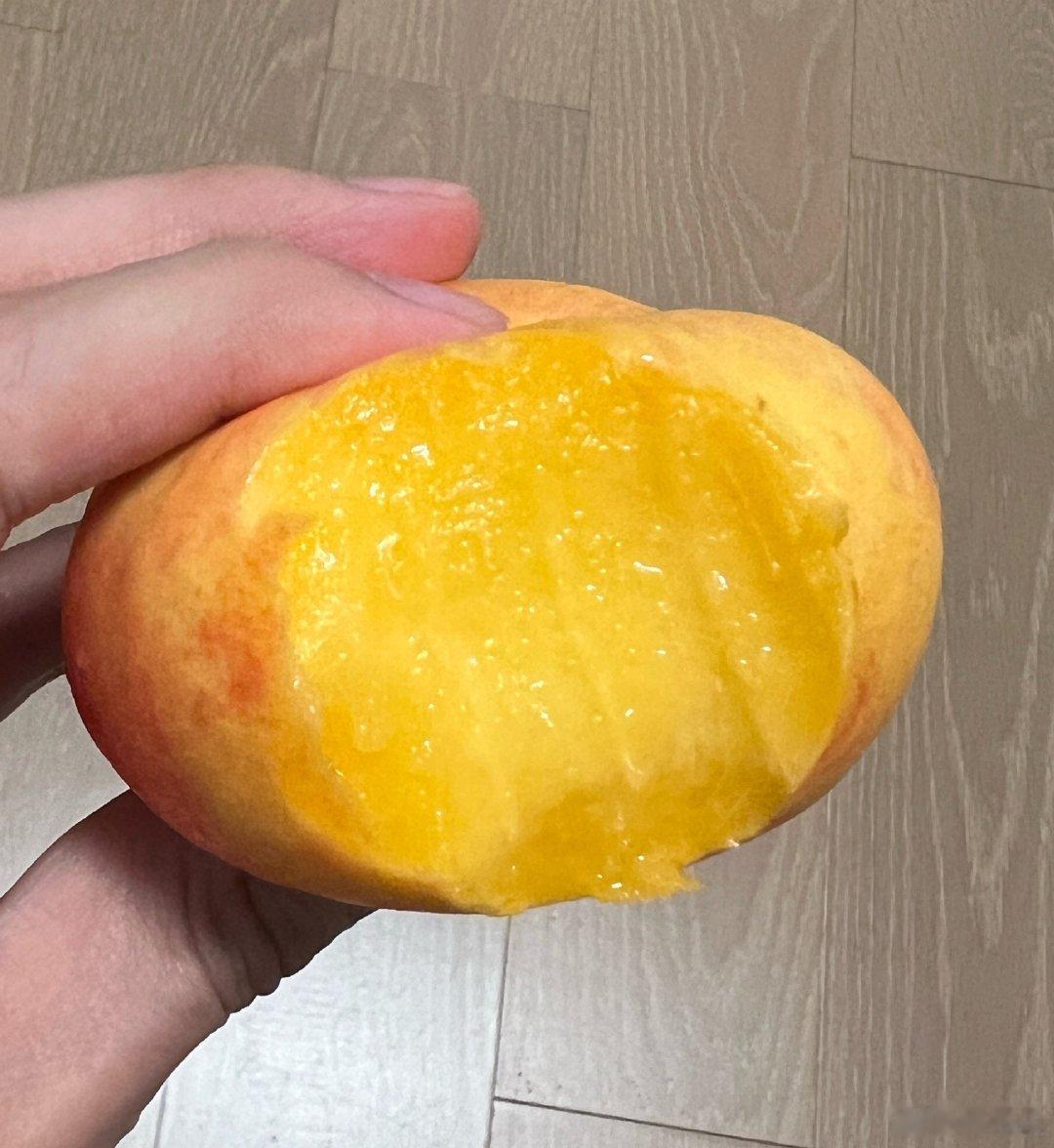 我一天吃了五顿饭，看起来我好能吃哦。其实都是稀米粥。说好听的是吃了五顿粥。其实是