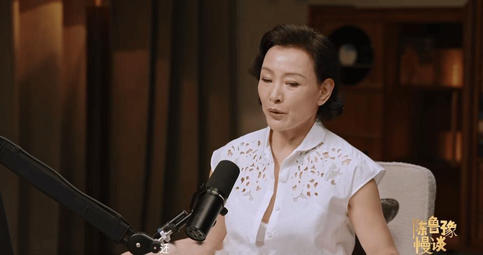 陈冲说婚后会又一次爱上对方陈冲认同婚姻有赌的成分在节目中道出婚姻真谛，仓促结合充