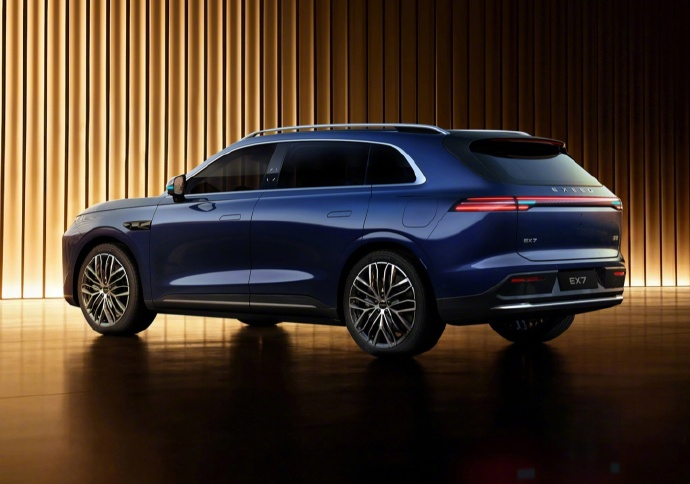 【奇瑞星途 EX7 汽车上市：纯电 / 增程双版本、首搭航空级线控制动，指导价 