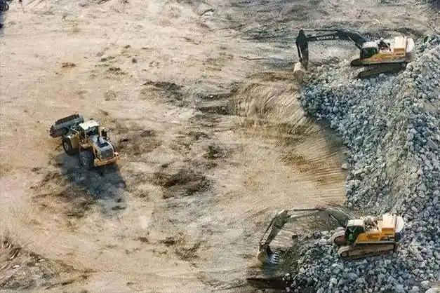 日本刚跟蒙古敲定稀土大单，结果才过去四天，局势直接反转。
我国外长到访蒙古，搬出
