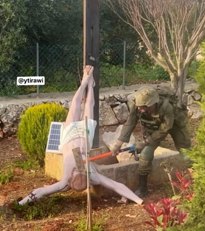 以色列军方对社交媒体上发布的一张照片展开调查，照片显示一名以色列士兵正在黎巴嫩南