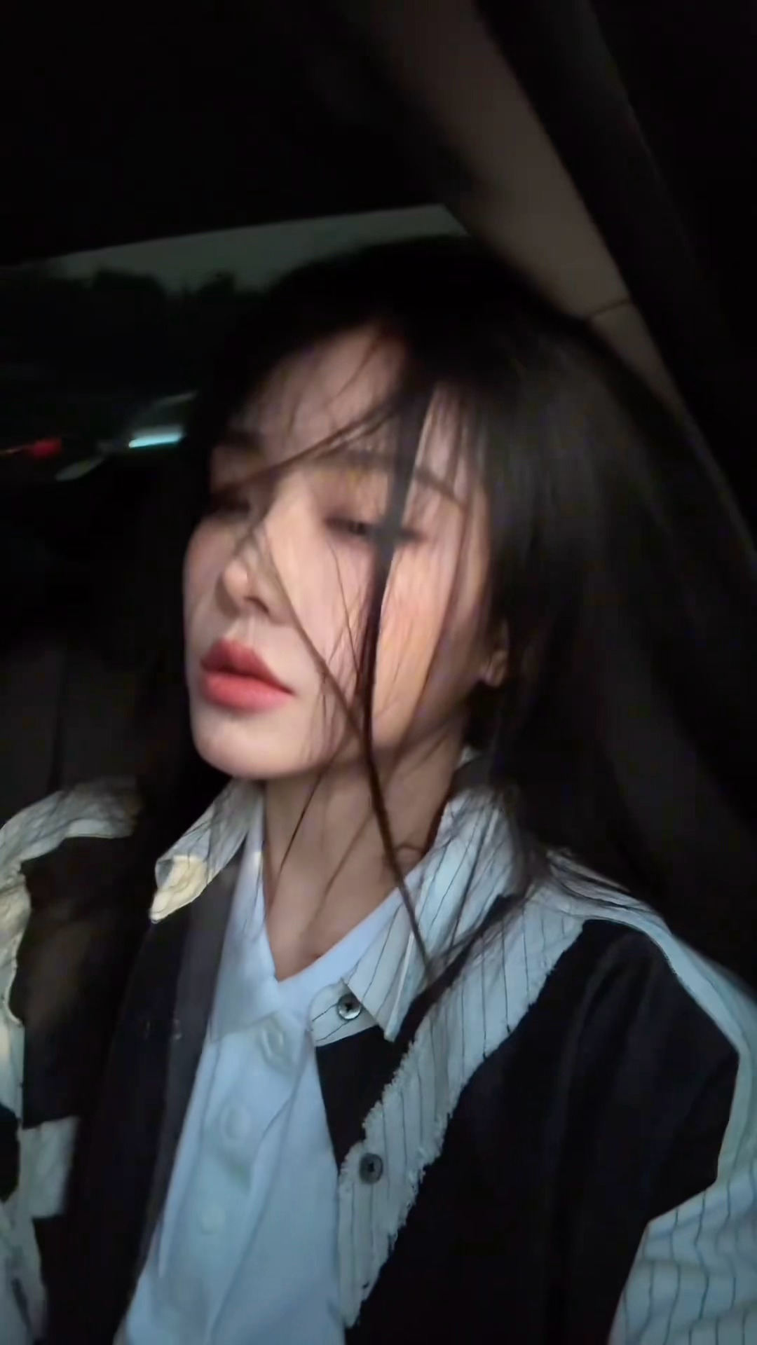 芝士娱乐 让一让🤭氛围感的神来了‼️这个喻言🉑太迷人啦[流鼻血][流鼻血] 