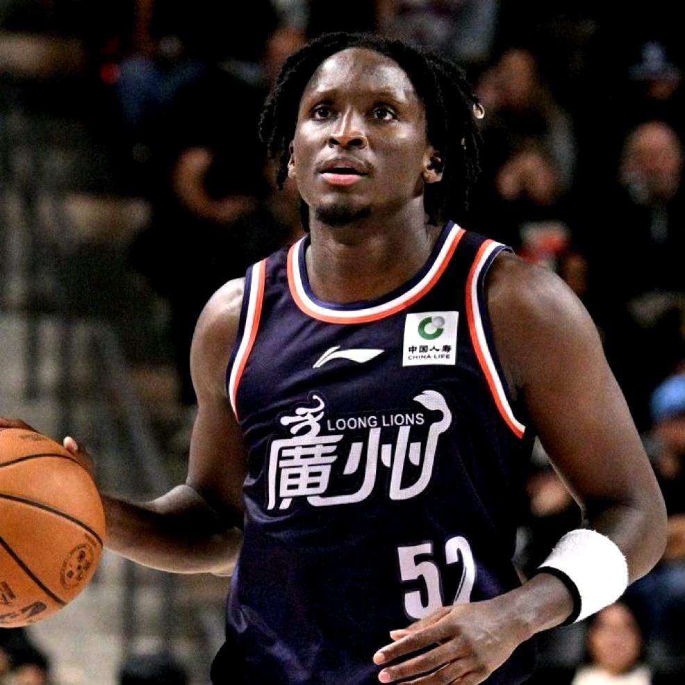 奥拉迪波加盟雄鹿的发展联盟球队。当年和詹姆斯大战七场，本以为未来可期，没想到那就