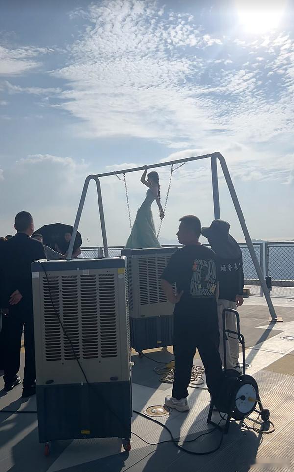 赵露思这种性格多少有点上不得台面了也太不如人家鞠婧祎了。 ​​​