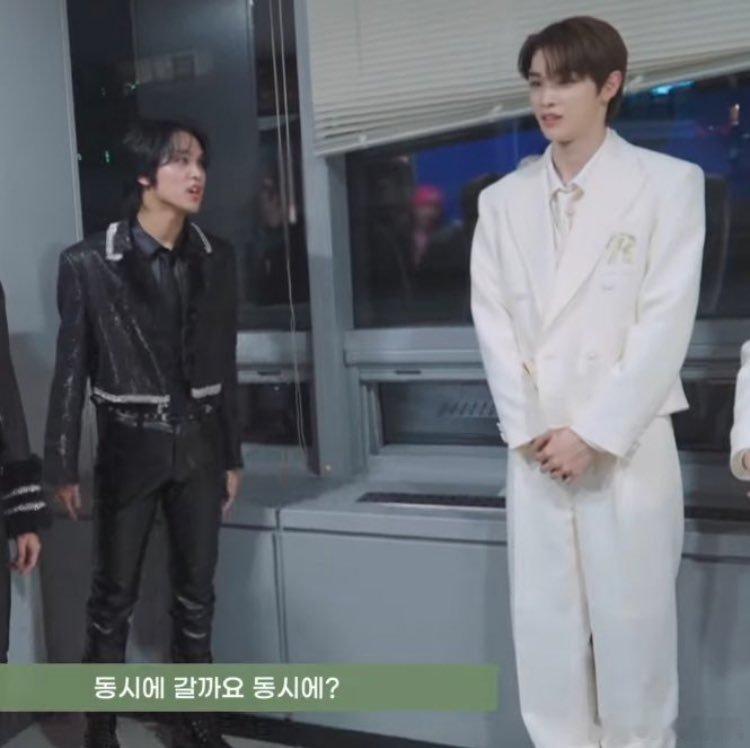 推2.1万赞：楷灿在前辈面前VS在后辈面前🤣 ​​​