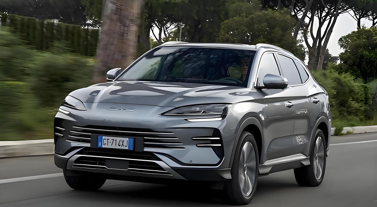 比亚迪在英国单月狂卖1万多辆，中国新能源卷到豪车发源地英国了
‌比亚迪2025年