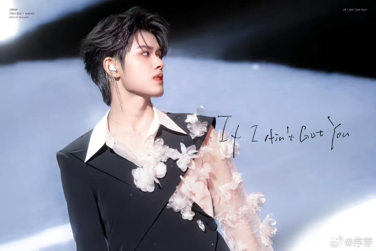 张极Prada花园工厂英语解说 张极一开口我直接沦陷，英语口语也太好听了吧，谈吐